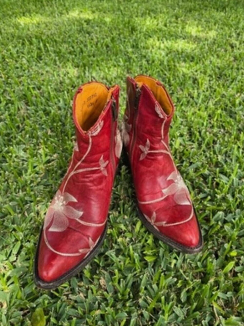 Old Gringo red boots 7.5B